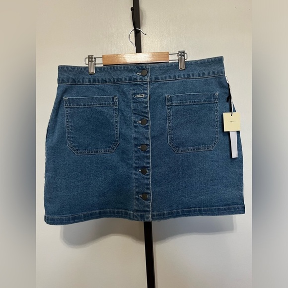 Francesca’s …Tgla… denim skirt with pockets - Picture 1 of 5